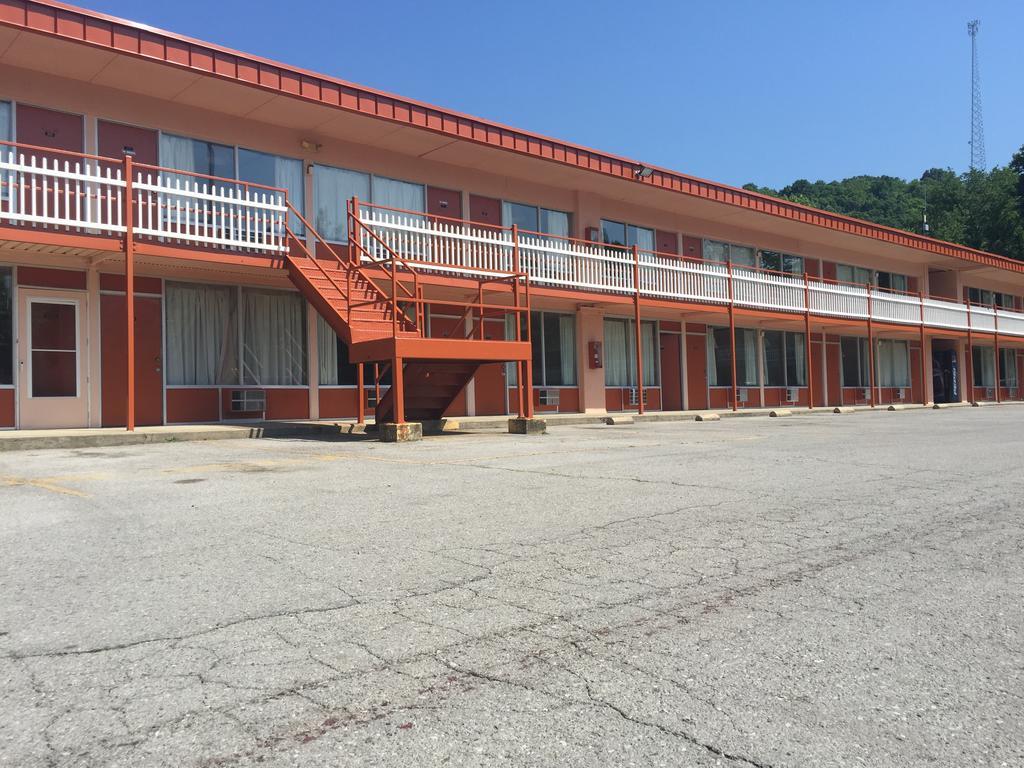 Daniel Boone Motor Inn Pikeville Esterno foto