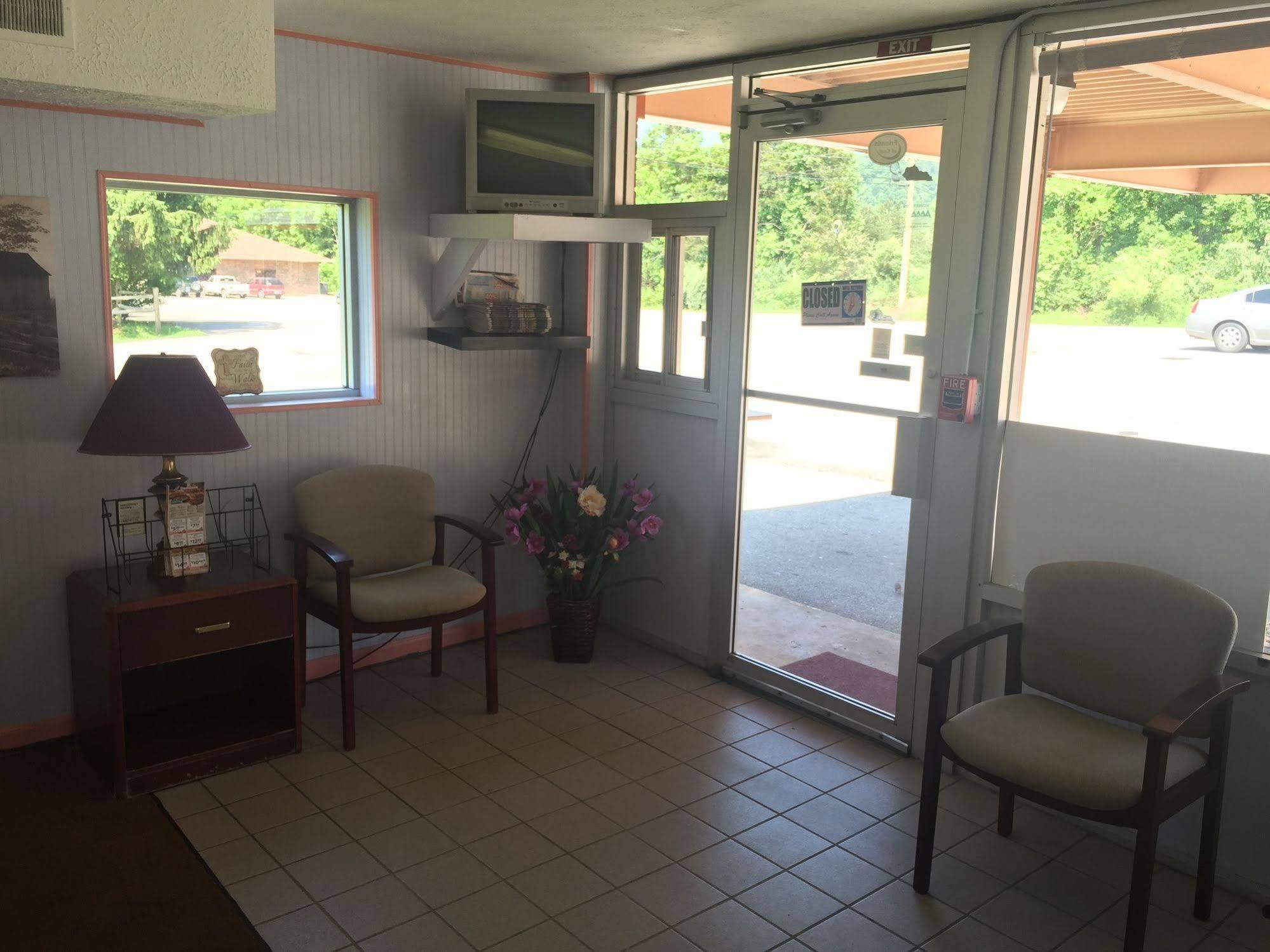Daniel Boone Motor Inn Pikeville Esterno foto