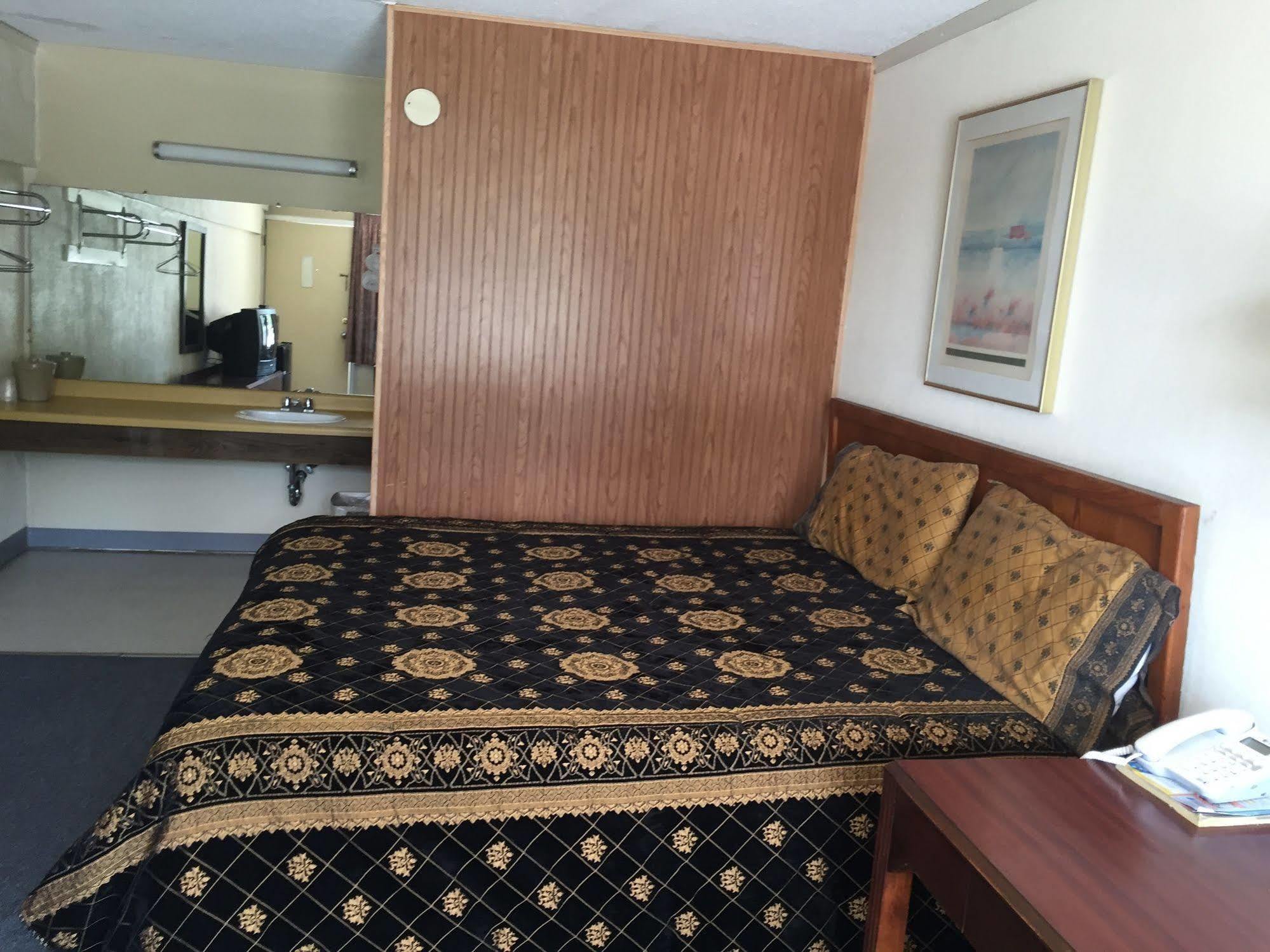Daniel Boone Motor Inn Pikeville Esterno foto