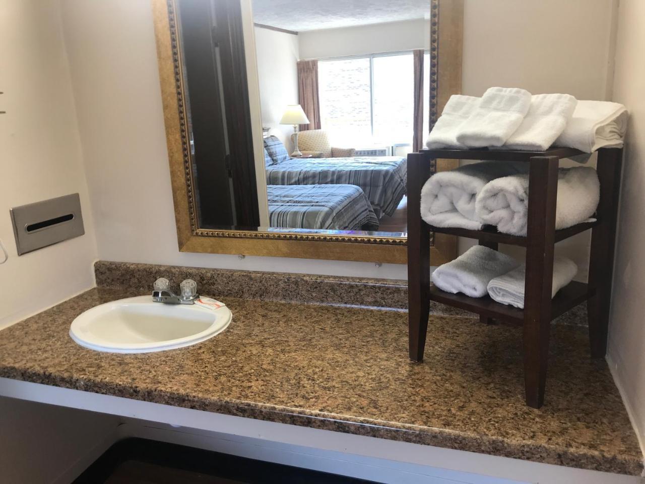Daniel Boone Motor Inn Pikeville Esterno foto